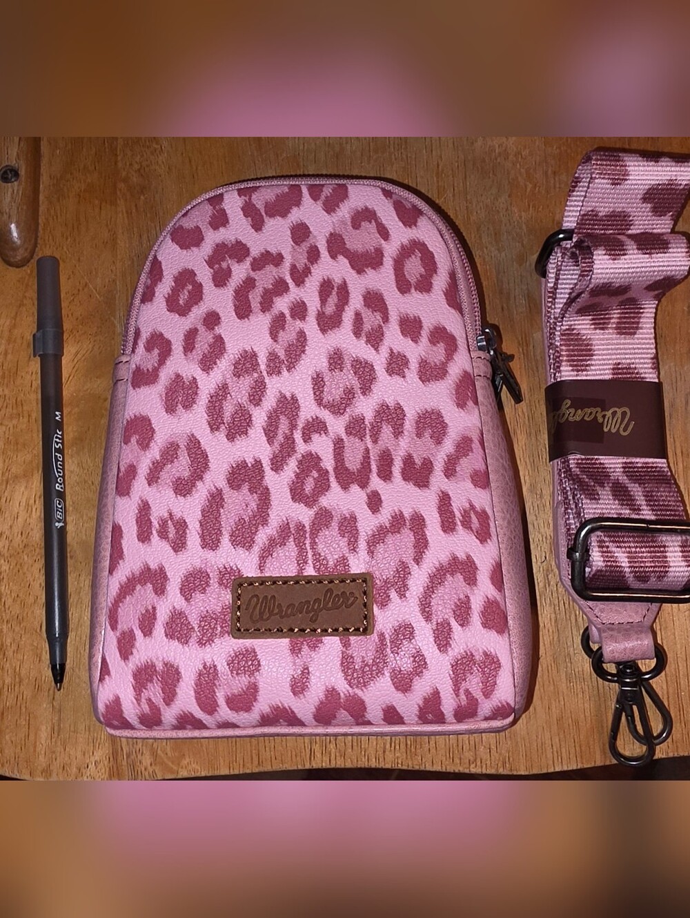 NEW WRANGLER Crossbody Bag Purse Pink Leopard